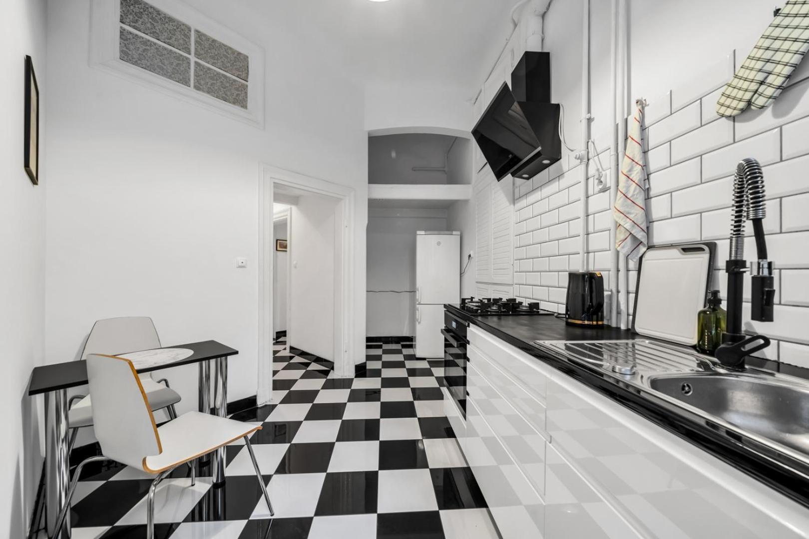 Apartament Polna - Balcony, Workspace, Location - By Rentujemy Warszawa