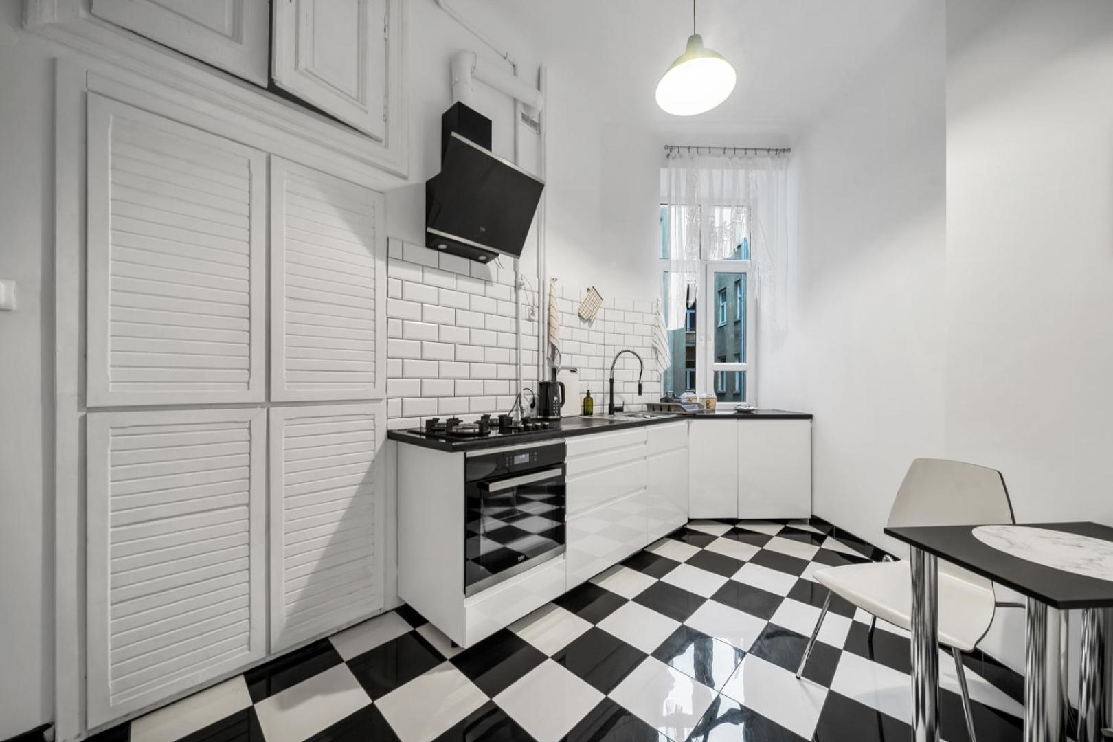 Apartament Polna - Balcony, Workspace, Location - By Rentujemy Warszawa